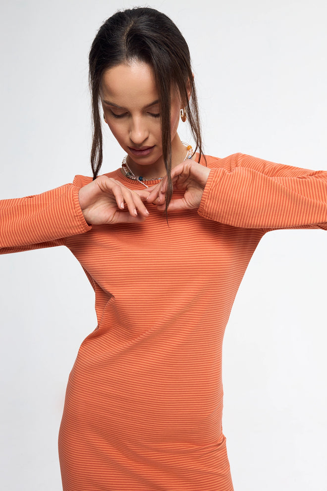 sukienka midi w paski długa sukienka w paski pomarańczowa modelka adult wiosna dress orange sun kleid damenkleid