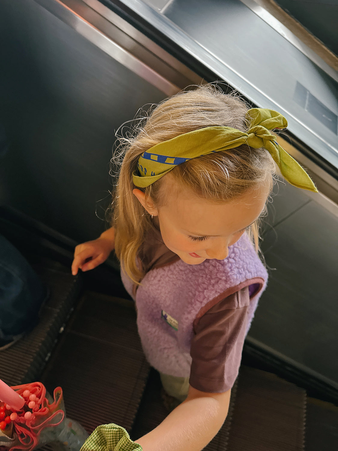 wielofunkcyjna bandana edgy dog wiskoza 50x50 nadruk niebieski scarf dziecko dziewczynka kamizelka fioletowa