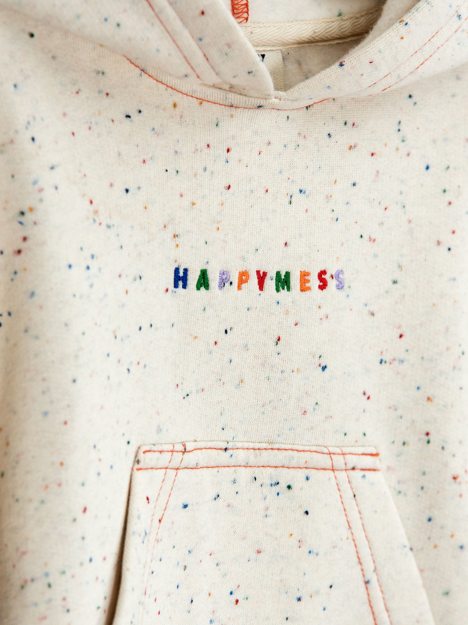 bawełniana bluza dziecięca z kapturem confetti detal haft 