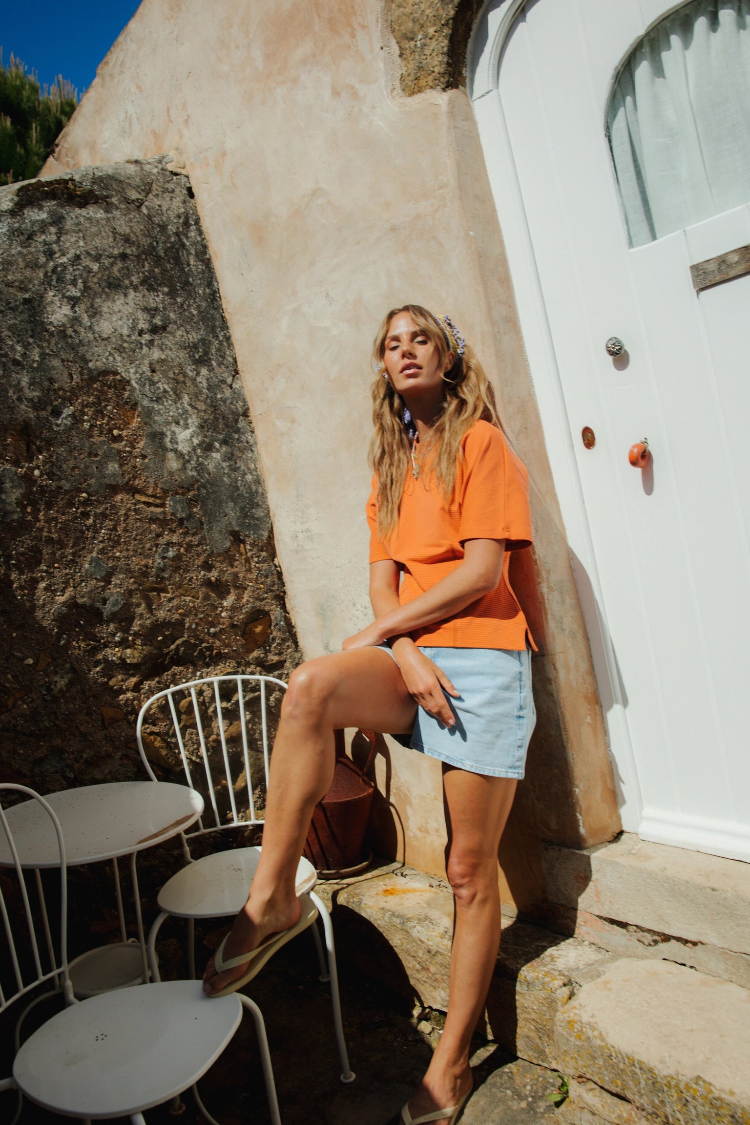 t-shirt taliowany w paski damski outfit wiosna pomarańczowa bluzka women's cotton t-shirt orange sun