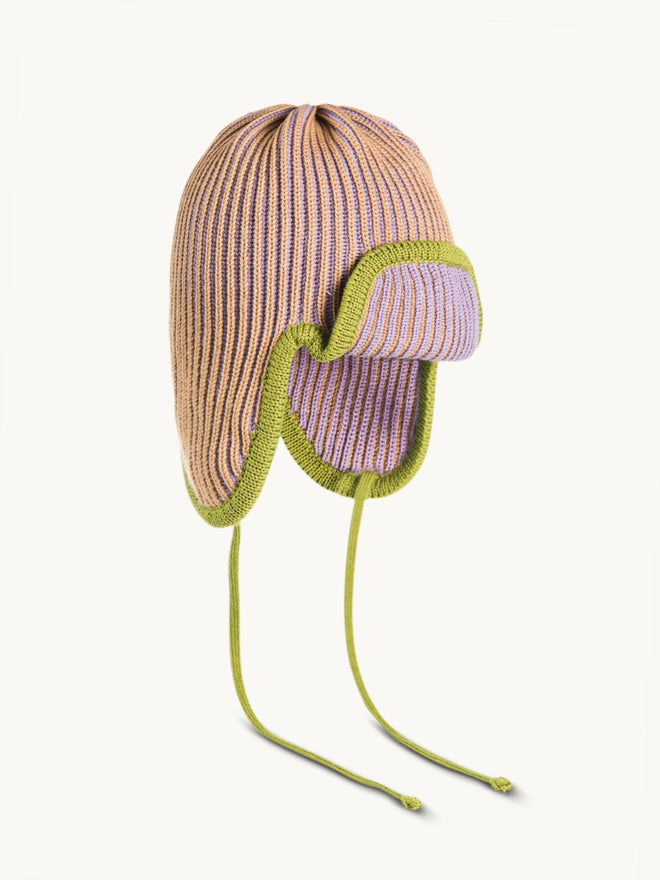 dziecięca czapka pilotka wełniana  merino wool hat purple pine fioletowo beżowo bok
