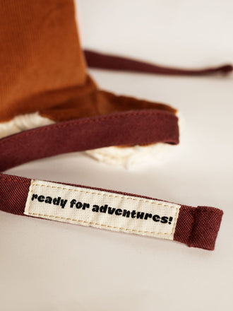 dziecięca czapka uszatka bawełniana różowa bordowa pink snow cotton hat detal naszywka