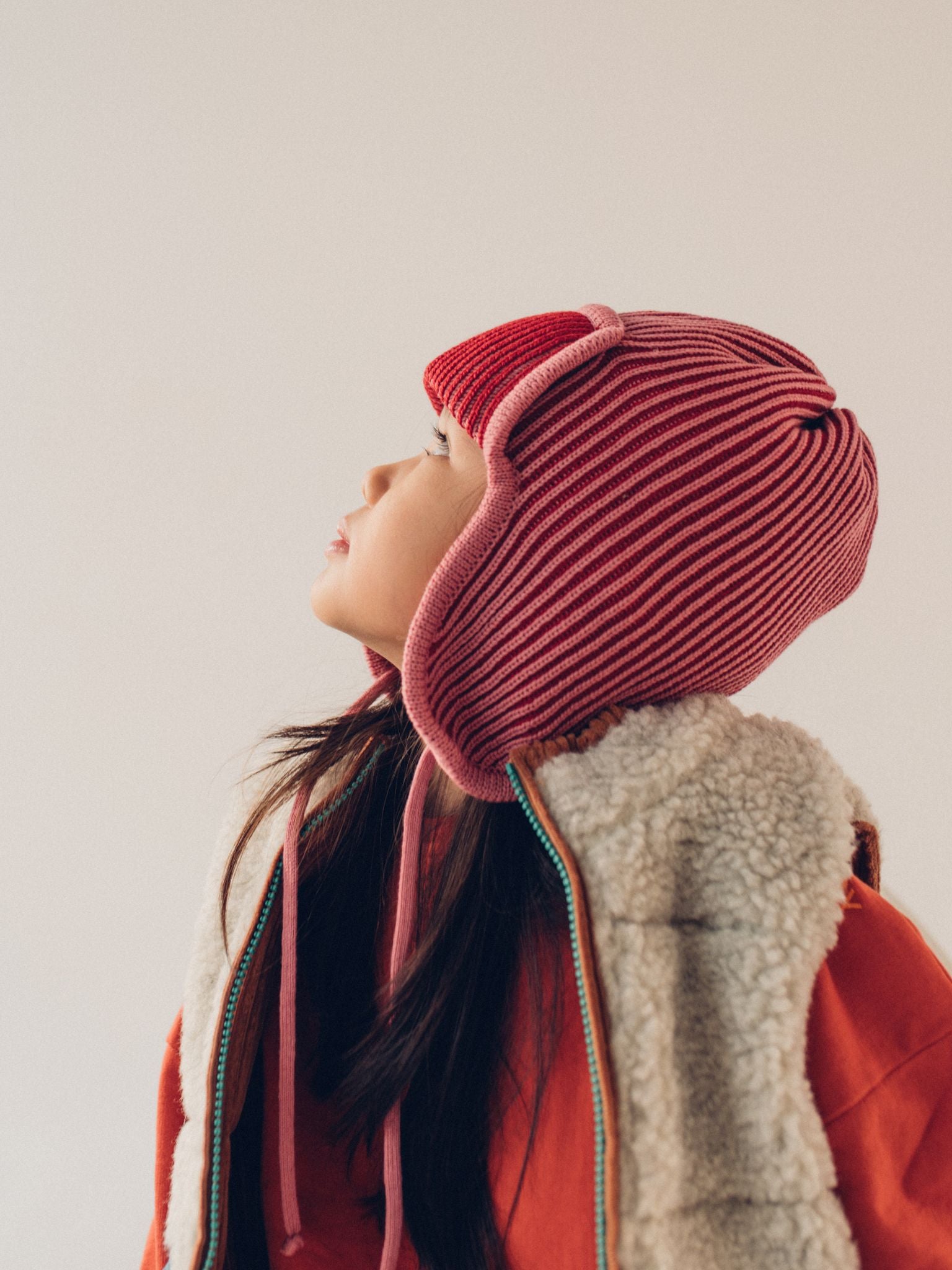 dziecięca czapka pilotka wełniana merino czerwona różowa wool hat cap cherry frost dziewczynka stylizacja 