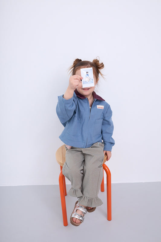 spodnie dziecięce w kratę z falbanką foggy brown brązowe vichy outfit katana niebieska