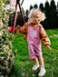 [pl][Modelka ma 100 cm wzrostu i nosi rozmiar 5-6 lat] [en][The model is 100 cm tall and wears size 5-6 years] [de][Das Model ist 100 cm groß und trägt Größe 5-6 Jahre] dziecięce ogrodniczki w paski różowe watermelon stripes short dungaree dziecko outfit 