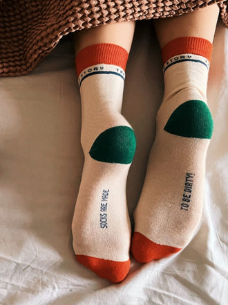 dziecięce skarpetki bawełniane kremowe z zielonym detalem forrest green cotton sock podeszwy