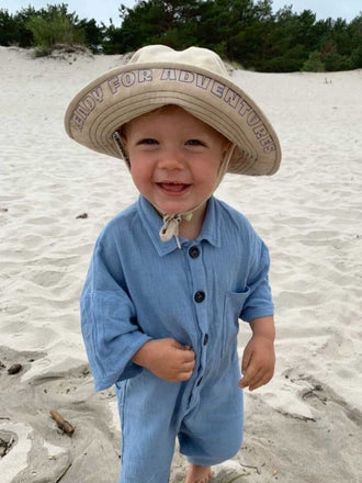 dziecięcy kapelusz beżowy bawełna organiczna niebieski bucket hat organic cotton haft sailor blue dziecko plaża