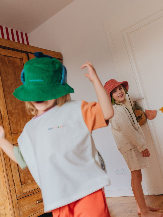 dziecięcy kapelusz sztruksowy zielony jungle green bluebird bucket hat bawełniany dzieci bluza szorty confetti