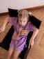 [pl][Modelka ma 122 cm wzrostu i nosi rozmiar 5-6 lat] [en][The model is 122 cm tall and wears size 5-6 years] [de][Das Model ist 122 cm groß und trägt Größe 5-6 Jahre] dziecięcy kombinezon frotowy bawełna organiczna organic cotton jumpsuit overall plum fioletowy dziewczynka dziecko