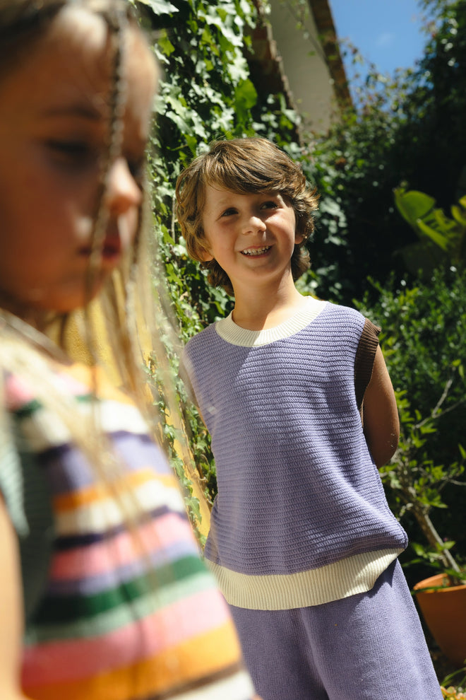 dziecięca kamizelka top fioletowa bawełna organiczna bluzka organic cotton vest children's organic cotton bluse baumwollbluse szorty spodenki