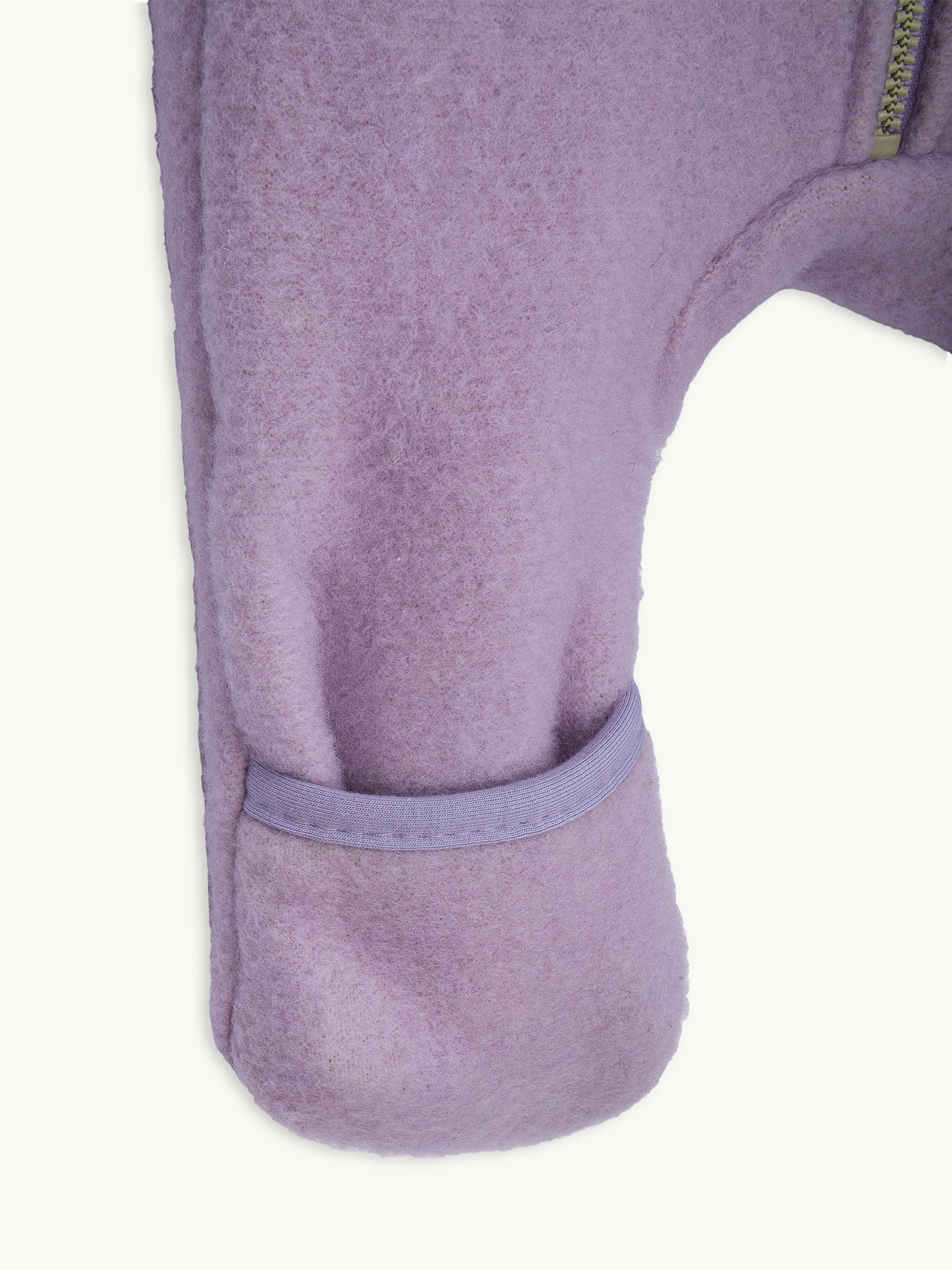 dziecięcy kombinezon wełna merino lilac fiolet wool overall jumpsuit detal nogawka
