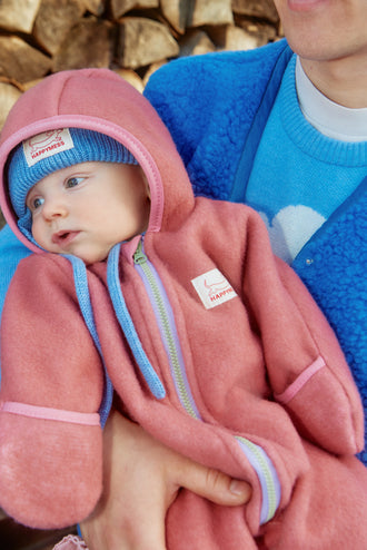 dziecięcy kombinezon wełniany cinnamon wełna merino wool jumpsuit overall dziecko czapka kamizelka sweter cloudy