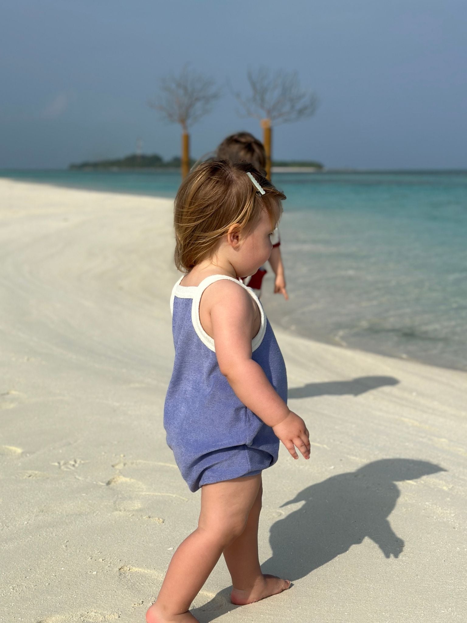 dziecięcy romper frotowy niebieski bawełna organiczna berry breeze organic cotton dziecko wakacje plaża 