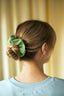 frotka do włosów scrunchie gumka w kratkę vichy matcha green zielona modelka