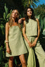 lniana kolekcja zestaw sukienka mini trapezowa spodnie bluzka wiązana w paski ice matcha linen collection set dress blouse pants trousers leinenkollektion leinen kleid hose bluse