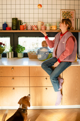 [Modelka ma 164 cm i nosi rozmiar S]  kamizelka wełniana merino unisex lilac cloud vest gilet wool outfit