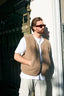 [pl][Model ma 191 cm wzrostu i nosi rozmiar XL] [en][The model is 191 cm tall and wears size XL] [de][Das Model ist 191 cm groß und trägt Größe XL]  kamizelka wełniana merino unisex hazelnut bezrękawnik