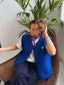 [pl][Modelka ma 165 cm wzrostu i nosi rozmiar S] [en][The model is 165 cm tall and wears size S] [de][Das Model ist 165 cm groß und trägt Größe S]  kamizelka wełniana merino unisex cobalt vest gilet weste wool woll wollweste
