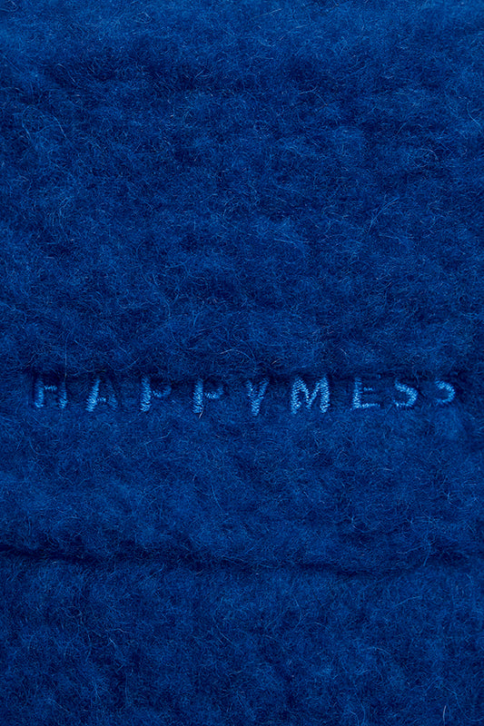 kapelusz wełniany merino unisex adult wool bucket hat cobalt kobaltowy niebieski granatowy przód haft logo detal