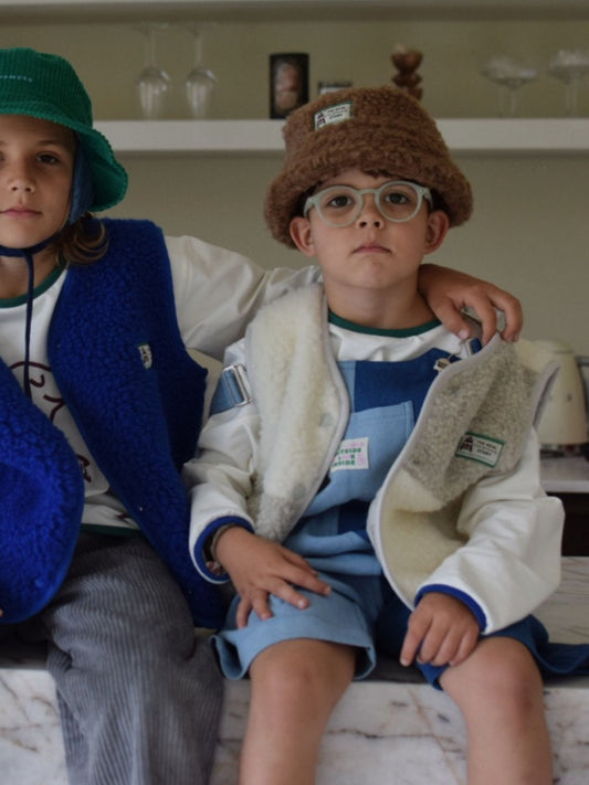 kapelusz wełniany merino dziecięcy wool bucket hat teddy brown dzieci chłopiec kamizelka ogrodzniczki 