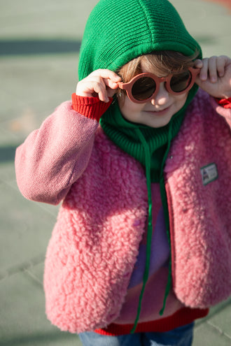 zielony komin emeral green balaclava child kamizelka dusty pink outfit vest gilet