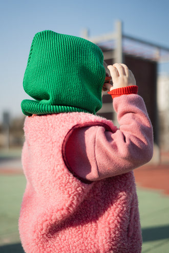 zielony komin emeral green balaclava child kamizelka dusty pink outfit vest gilet sweter star