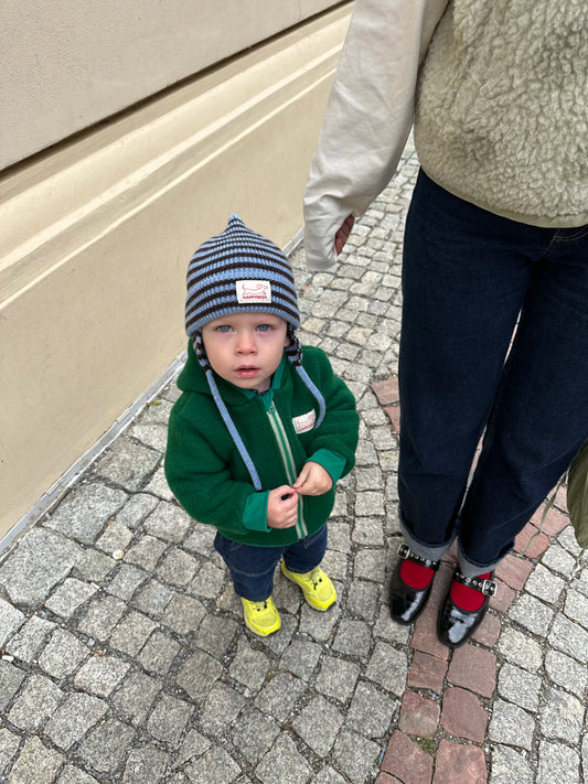 dziecięca czapka wełniana merino w paski choco stripes wool hat dziecko stylizacja kurtka forrest green