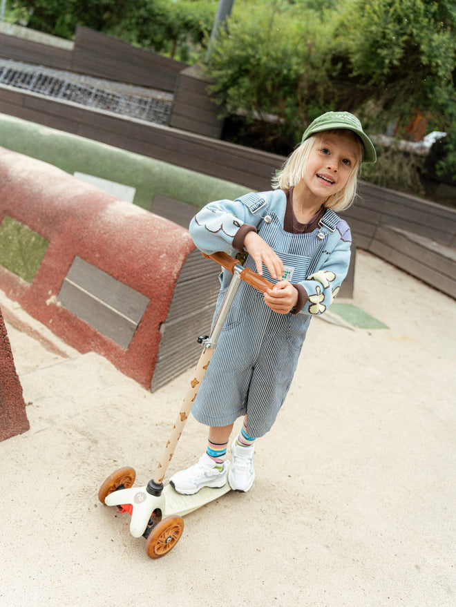 dziecięce ogrodniczki w paski niebieskie short dungaree wave stripes 
