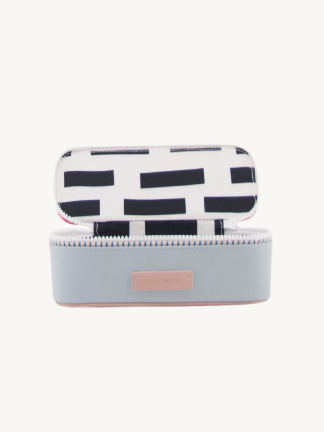 piórnik błekitny niebieski agatha blue pencil case otwarty