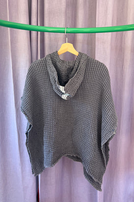 ponczo waflowe dzieciece lniane outlet fioletowe blueberry przód brak wszywki z rozmiarem tył