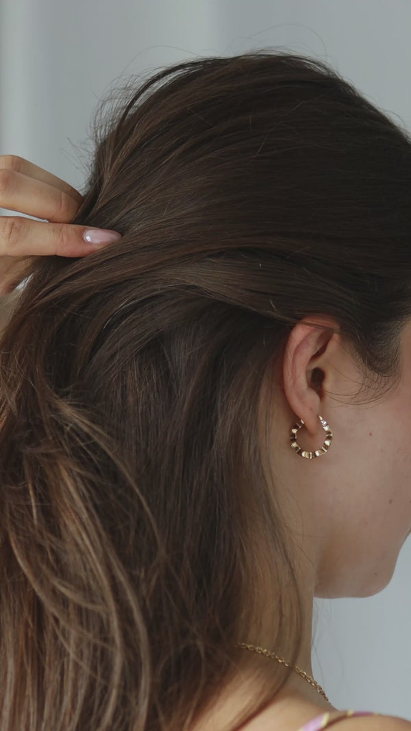 klamra do włosów spinka damska w paski ozdoby ozdoba upięcie fryzura stylizacja hair claw women's accessories hairstyle styling haarspange haarklammer damen accessoires haarschmuck frisur haarstyling