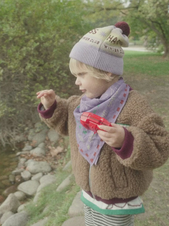 [Model na video ma 104 cm wzrostu i nosi kurtkę w rozmiarze 3-4 lata] kurtka dziecięca bomberka wełniana merino teddy brown outfit stylizacja dziecko czapka beanie