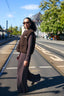 [pl][Modelka ma 175 cm wzrostu i nosi rozmiar S] [en][The model is 175 cm tall and wears size S] [de][Das Model ist 175 cm groß und trägt Größe S] longsleeve damski brązowy w groszki choco dots wome's blouse brown wełniana kamizelka merino brązowa