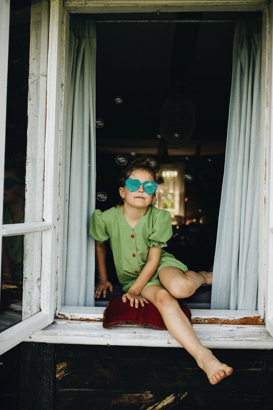 sukienka dziecięca w kratę z falbanką vichy matcha green zielona dziecko dziewczynka