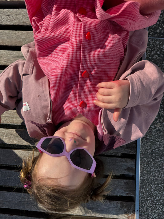 dziecięca sukienka w kratę różowa z falbanką wild berry dziecko stylizacja katana dziewczynka