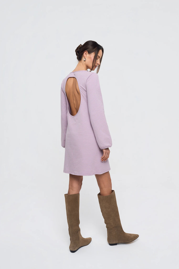 [pl][Modelka ma 174 cm i nosi rozmiar S] [en][The model is 174 cm and wears size S] [de][Das Model ist 174 cm groß und trägt Größe S] bawełniana fioletowa lawendowa sukienka mini w paski trapezowa women's cotton dress baumwoll minikleid damenkleid kleid lavender shadow