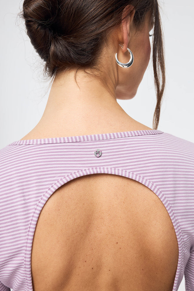 [pl][Modelka ma 174 cm i nosi rozmiar S] [en][The model is 174 cm and wears size S] [de][Das Model ist 174 cm groß und trägt Größe S] bawełniana fioletowa lawendowa sukienka mini w paski trapezowa women's cotton dress baumwoll minikleid damenkleid kleid lavender shadow