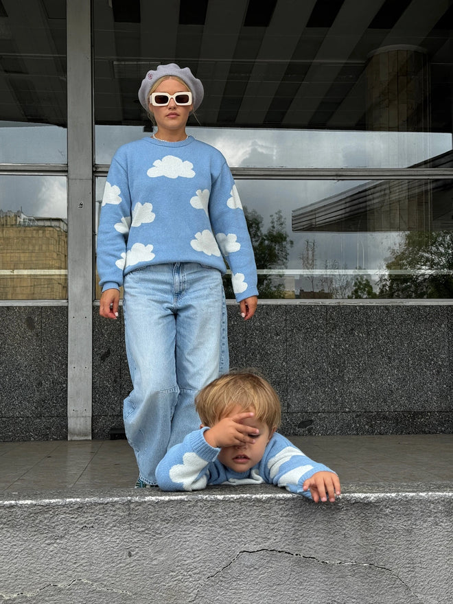 [pl][Modelka ma 168 cm i nosi rozmiar S] [en][The model is 168 cm and wears size S] [de][Das Model ist 168 cm groß und trägt Größe S]
sweter cloudy unisex chmury błękitny niebieski wool blend sweater pullover 