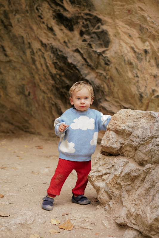 sweter dziecięcy cloudy chmury błękitny dziecko child sweater stylizacja