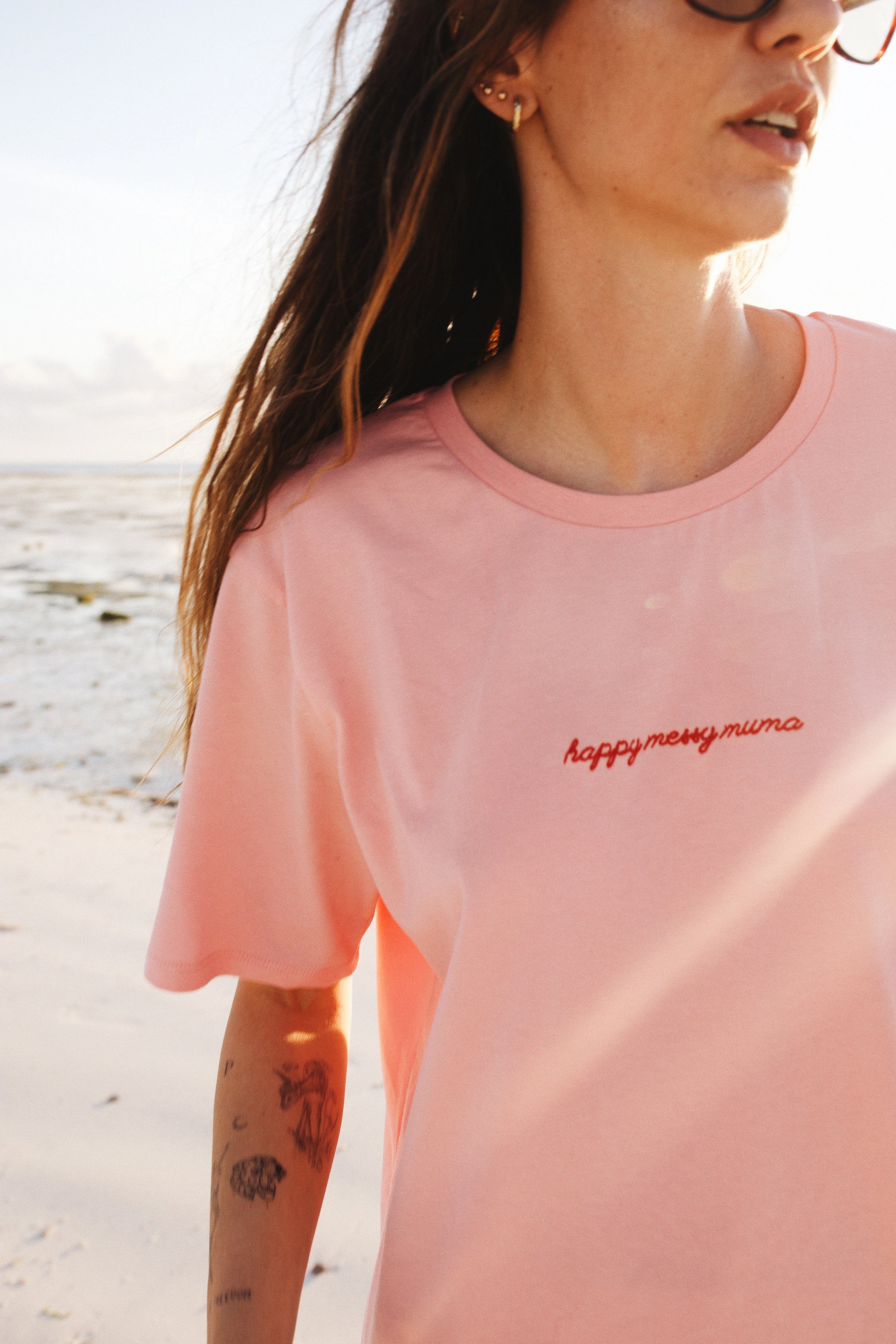 t-shirt damski różowy muma bawełna organiczna dzień matki modelka