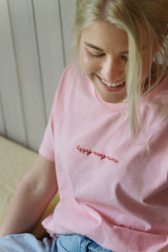 t-shirt damski różowy muma bawełna organiczna dzień matki modelka przód koszulka