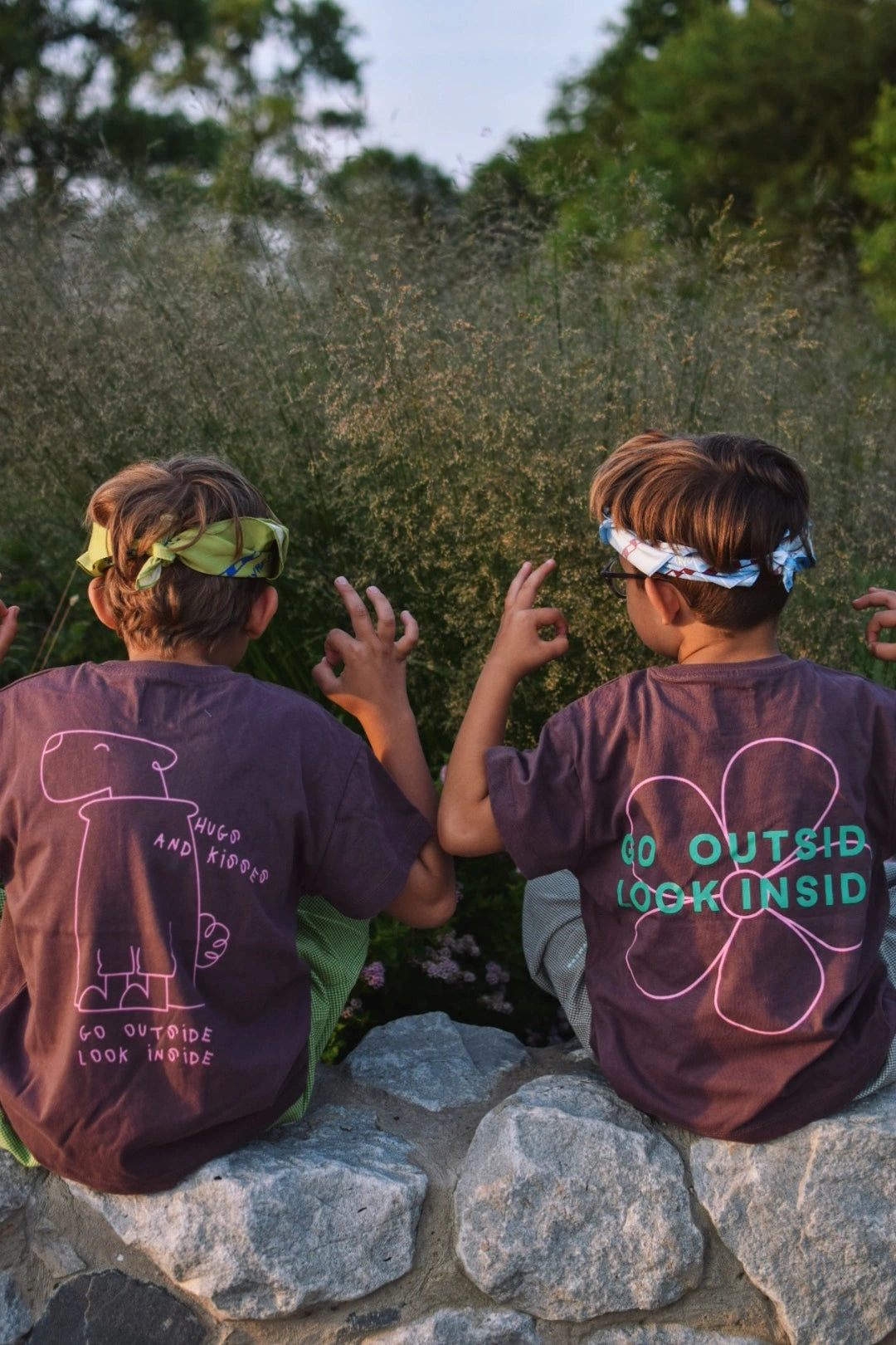 t-shirt dziecięcy edgy dog brązowy bawełna organiczna organic cotton dzieci outfit bandana 