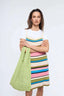 letnia dzianinowa torebka zielona bawełna organiczna organic cotton crochete bag kiwi green strickhandtasche bio-baumwolle handtasche sukienka mini w paski paradise beach cotton dress kleid