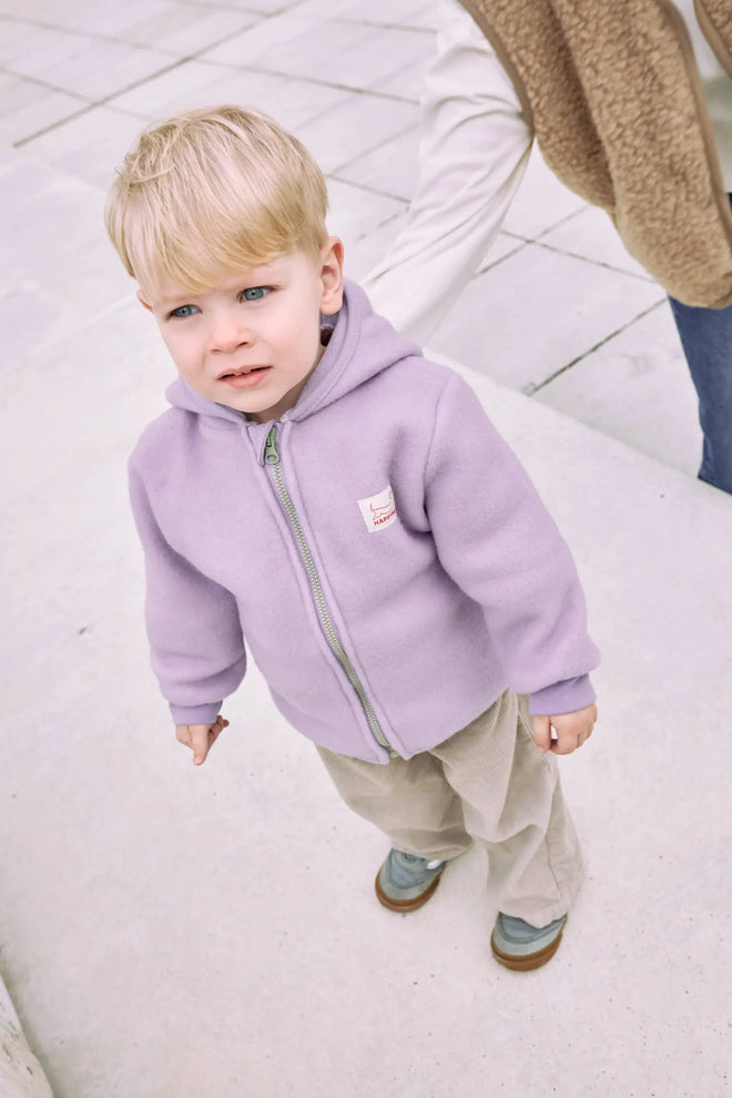 [pl][Model ma 2,5 roku i nosi rozmiar 3-4 lata] [en][The model is 2,5 years old and wears a size 3–4 years] dziecięca kurtka wełniana merino fioletowa lilac children's wool merino jacket 