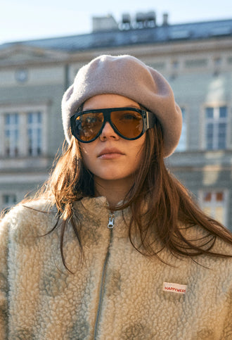 wełniany beret damski szary happymess club grey wool modelka kurtka polka dots