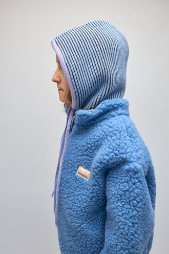 wełniany komin kaptur merino  balaclava wool icy stripes niebieski w paski dziewczynka dziecko stylizacja kurtka ice blue